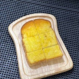 ปังปิ้งเนย นม น้ำตาล (1 แผ่น)