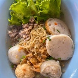 หลิน ลูกชิ้นปลานางฟ้า ปากเพรียว