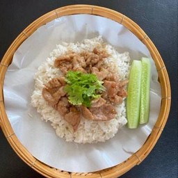 ข้าวหน้าหมูผัดน้ำมันหอย