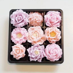 วุ้นกะทิมะพร้าวน้ำหอมดอกไม้ กล่องพรีเมี่ยม9ชิ้น