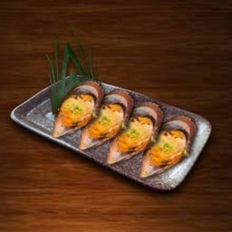 Baked Chiri Mussels With Cheese