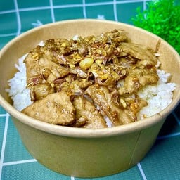 ข้าวหมูทอดกระเทียม