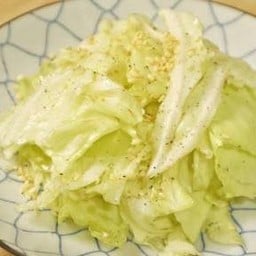 D02 Goma Kyabetsu Salad กะหล่ำปลีน้ำมันงา