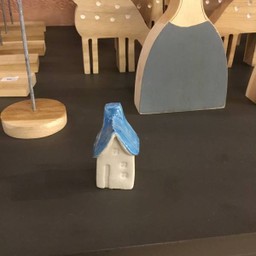 บ้านกลาง