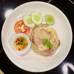 ข้าวผัดเบคอน