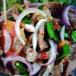 ยำสเต๊กหมู