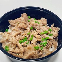 ข้าวหน้าสันคอหมูญี่ปุ่น