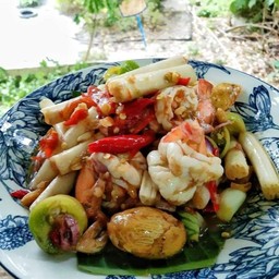 ตำไหลบัวปลาร้ากุ้งสด,สุก