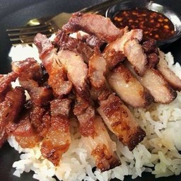 ข้าวหน้าหมูย่าง จิ้มแจ่ว