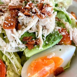 17.สลัดไก่ซีซ่าร์