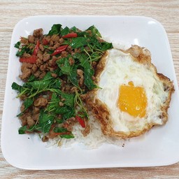 ข้าวผัดกะเพรา