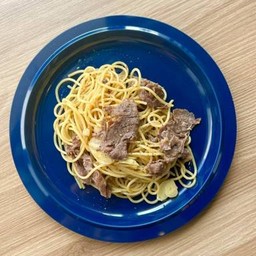 สปาเก็ตตี้ผัดซอสโชยุเนื้อ