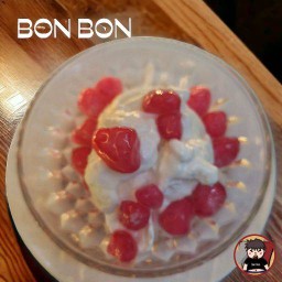 ไอศครีม1ลูก+topping3อย่าง