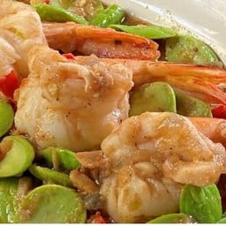 ผัดพริกแกงสะตอกุ้งสด