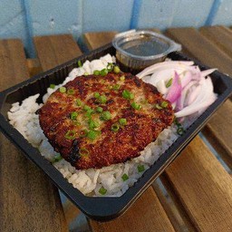 ข้าวหน้าหมูทอดซอสหมูปิ้ง