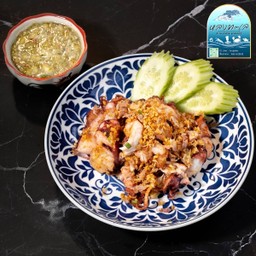 ปลาหมึกไข่แดดเดียวทอดกระเทียม