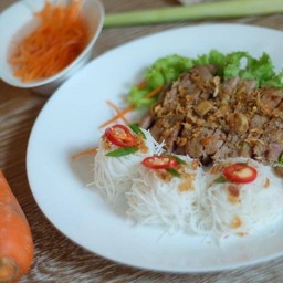 เส้นหมี่หมูย่างตะไคร้