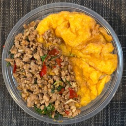 ข้าวกะเพราอกไก่สับ (โปรตีน 24g)