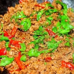 กระเพราหมูชิ้น