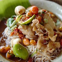 ตำเส้นเล็ก หมูยอ แคบหมู ปู-ปลาร้า