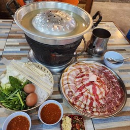 เนื้อกระทะ M (น่องลาย+เนื้อออส+โหนก+ริ้วขาว)+ชุดผัก