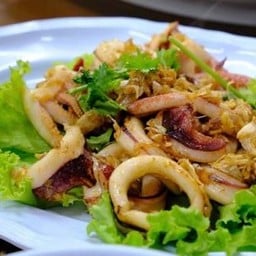 หมึกทอดกระเทียม