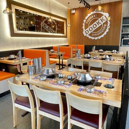 บุฟเฟ่ต์ต๊อกบกกีเส้นสดส่งตรงจากเกาหลี ที่จัดเต็มมากับท๊อปปิ้งและของกินเล่นเพียบบ