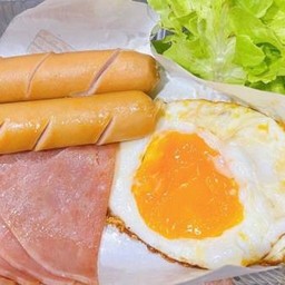 ชุดอาหารเช้า ..ไข่ดาว -ไส้กรอก-หมูยอ