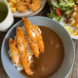 ข้าวแกงกะหรี่กุ้งทอด
