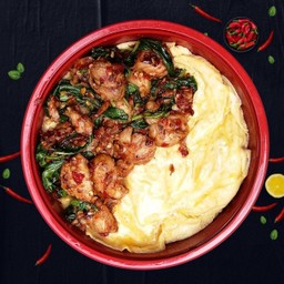 ข้าวราดผัดกะเพราไก่ไฟแล่บ (ฟรีไข่ดาวหรือไข่เจียว)