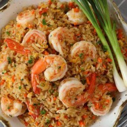 ข้าวผัดกุ้งจานใหญ่