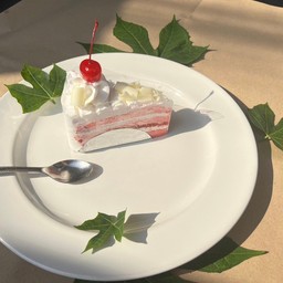 สตอเบอรี่นมสด