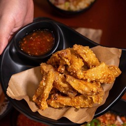 ปีกไก่ทอดคลุกงา