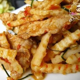 ข้าว-ผัดพริกแกงยอดมะพร้าว