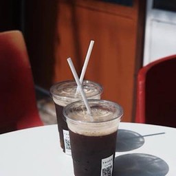 Iced Americano (คั่วกลาง)