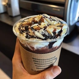 Maccadamia Chocolate