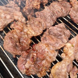 แก้มหมูย่าง