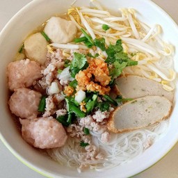 ก๋วยเตี๋ยวหมูน้ำใส