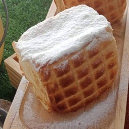 ปังไส้ทะลัก เนย น้ำตาล ไอร์ซิ่ง (1ชิ้น)