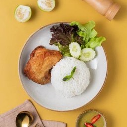 ข้าวไก่ทอด ซอสเขียวหวาน