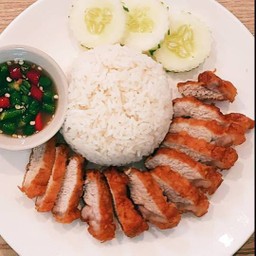 ข้าวหมูทอดน้ำปลา