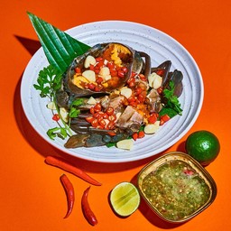 ยำปูไข่ดอง  SPICY RICE FIELD CRABS SALAD