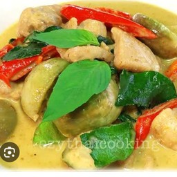 แกงเขียวหวานไก่มะเขือเปราะ