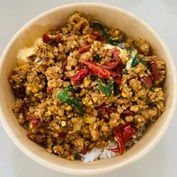 ข้าวราดกระเพราไข่ข้น