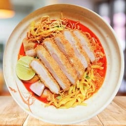 ข้าวซอยหมูทอดแม่นงค์