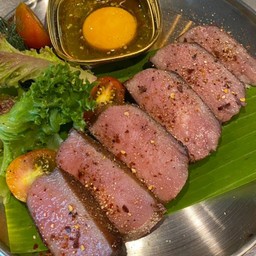 ลิ้นวัวย่างจิ้มแจ่ว  GRILLED BEEF TONGUE WITH SPICY DIP