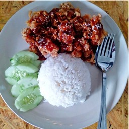 ข้าวไก่กรอบซอสเกาหลี
