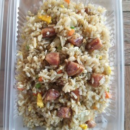 ข้าวผัดใส่ไข่ กุนเชียงหมู