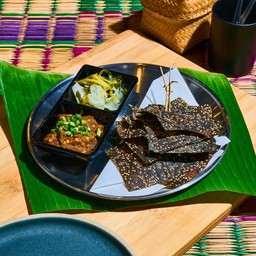 เทาย่างจิ้มแจ่ว   LAO GRILLED FRESH  WATER ALGEA WHIT FUNKY FERMENTED FISH SAUCE