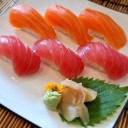 10 Master Salmon & Akami Set